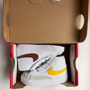 Nike Blazer Mid 6c Toddler White and Yellow High-Tops